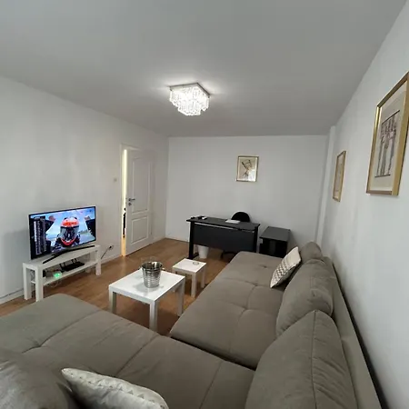 Aviatiei -mall Promenada-semineu