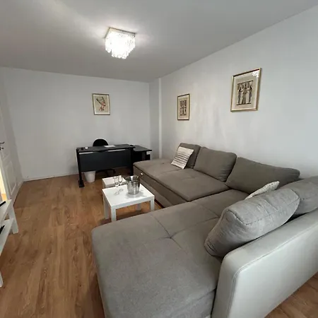 Aviatiei -mall Promenada-semineu דירה