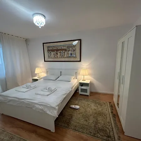 Aviatiei -mall Promenada-semineu Apartment Bucharest