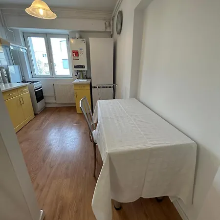 Aviatiei -mall Promenada-semineu Apartment *