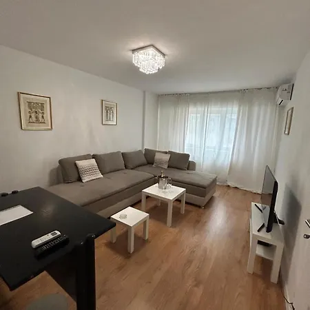 Apartment Aviatiei -mall Promenada-semineu