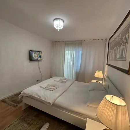 Aviatiei -mall Promenada-semineu בוקרשט