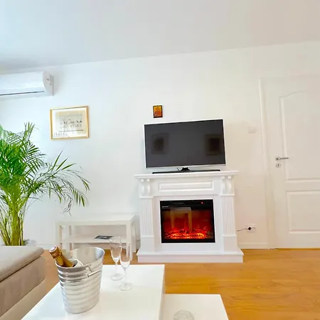 Apartmán Aviatiei -mall Promenada-fireplace -self Check In,floor 3 Bukurešť