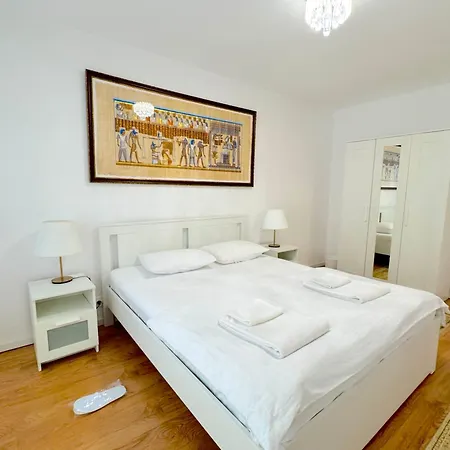 Apartman Aviatiei -mall Promenada-semineu -self Check-in And Out *
