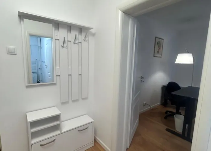 Aviatiei -mall Promenada-semineu -self Check-in And Out Apartman