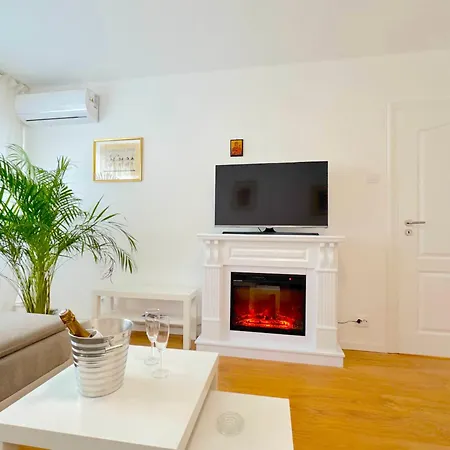 Aviatiei -mall Promenada-semineu -self Check-in And Out