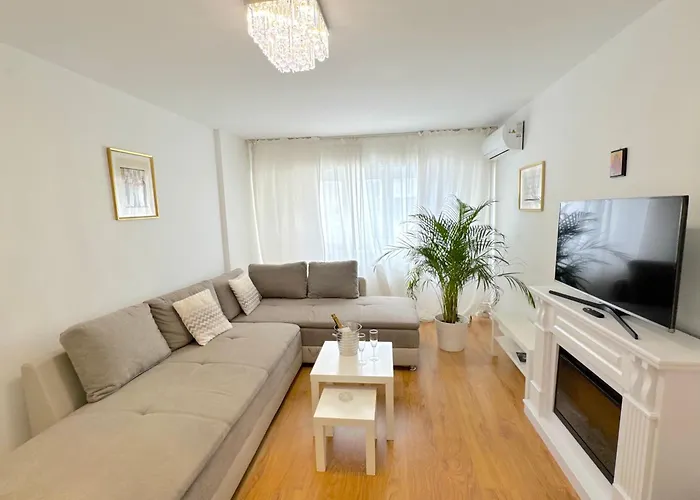 Aviatiei -mall Promenada-semineu