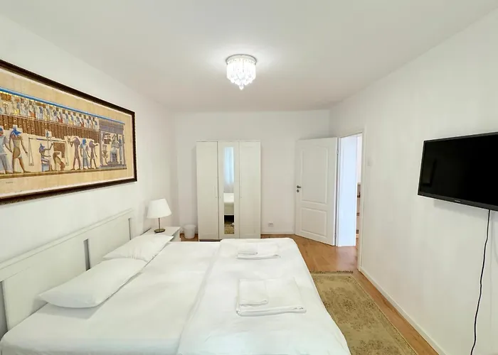 Aviatiei -mall Promenada-semineu * Bucureşti